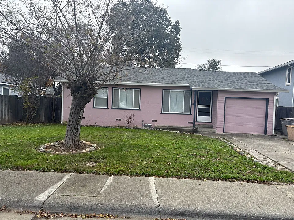 10 Northwood Dr