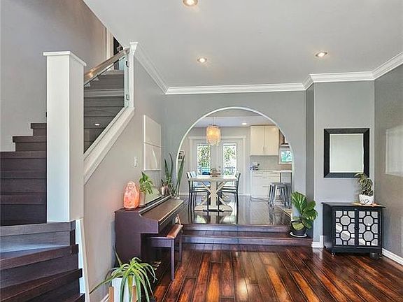 3rd image of 147 Burke Cres