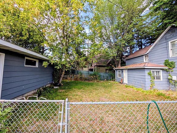 4th image of 284 3rd Ave S