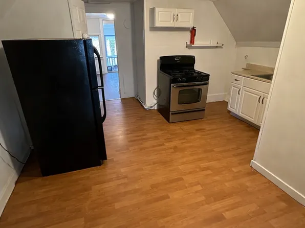 315 Bishop St #3, Waterbury, CT 06704