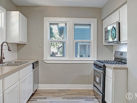 3rd image of 1719 Silver Ave SE