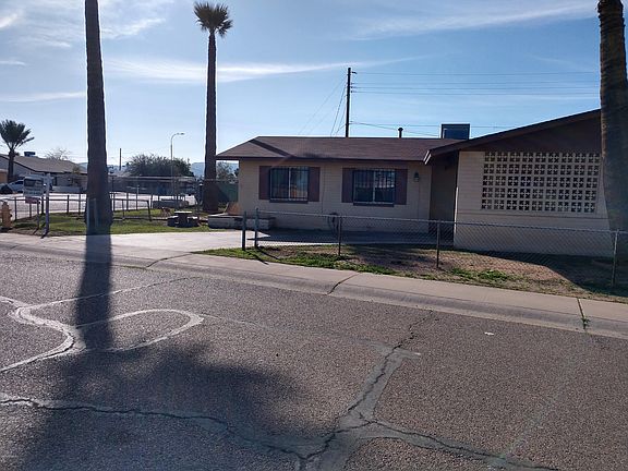 3rd image of 1949 E Carver Dr