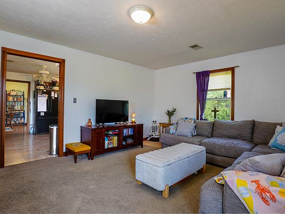 3rd image of 20 Roller Knob Rd