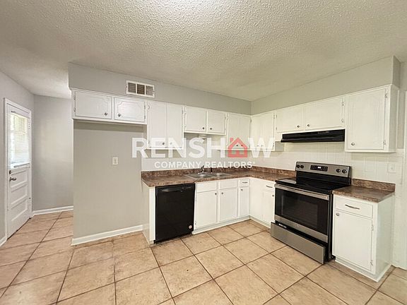 5th image of 3757 Voltaire Ave