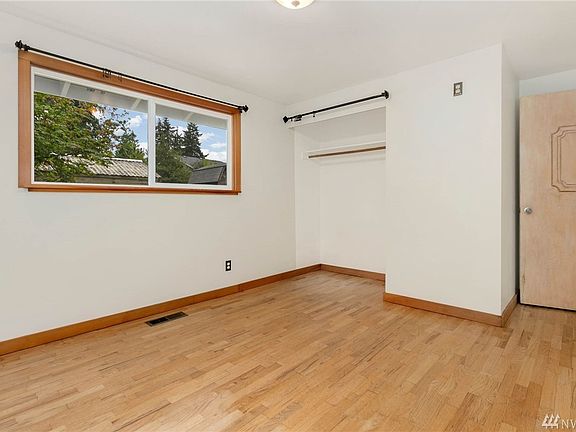 5th image of 7806 193rd Pl SW