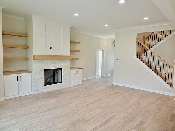3rd image of 4165 Meadowlark Ln