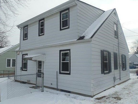 2nd image of 808 River Ln