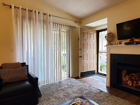 3rd image of 85 DEBARRY Avenue #2023