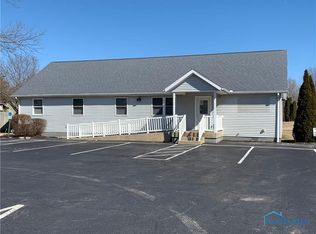 912 N Vine St, Fostoria, OH 44830