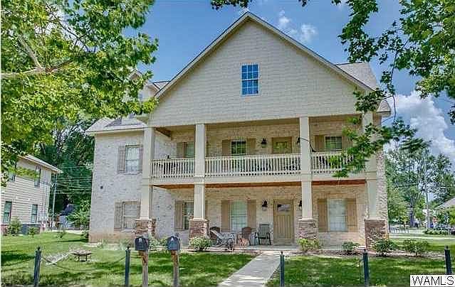 1st image of 400 Wesley Pl