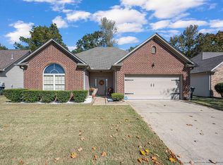 879 Meriweather Dr, Calera, AL 35040