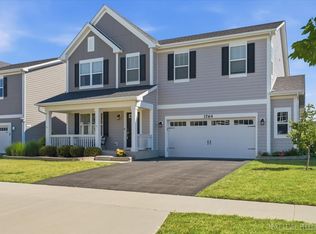 3764 Saint James Ct, Elgin, IL 60124