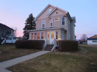 108 E Mason St, Lena, IL 61048