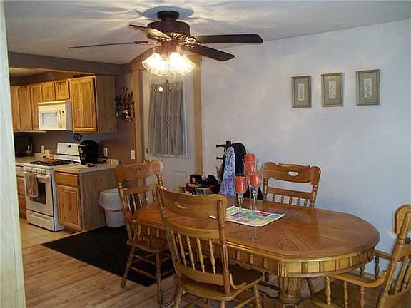 3rd image of 923 Oakwood Ave