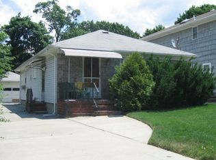 13 Duryea Pl, Lynbrook, NY 11563