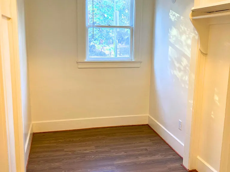 206 23rd St #6 — Photo 3