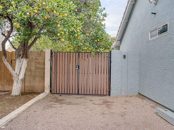 4th image of 2558 E Lockwood St