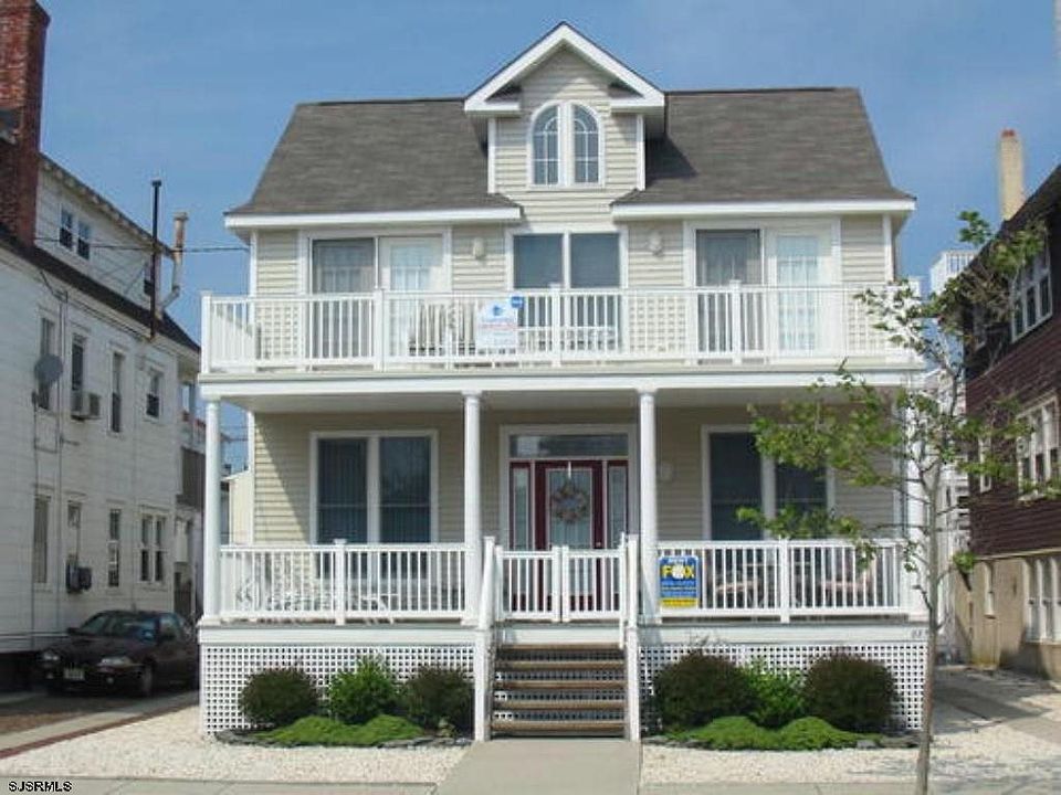 1st image of 889 E 4th St #2