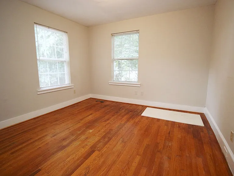 1141 Virginia St — Photo 16