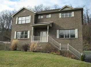 110 Nowalk Dr, Pittsburgh, PA 15239