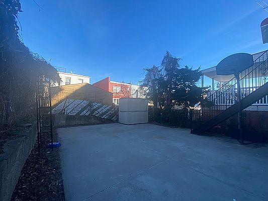 5th image of 560 Ellsworth Ave Floor 1
