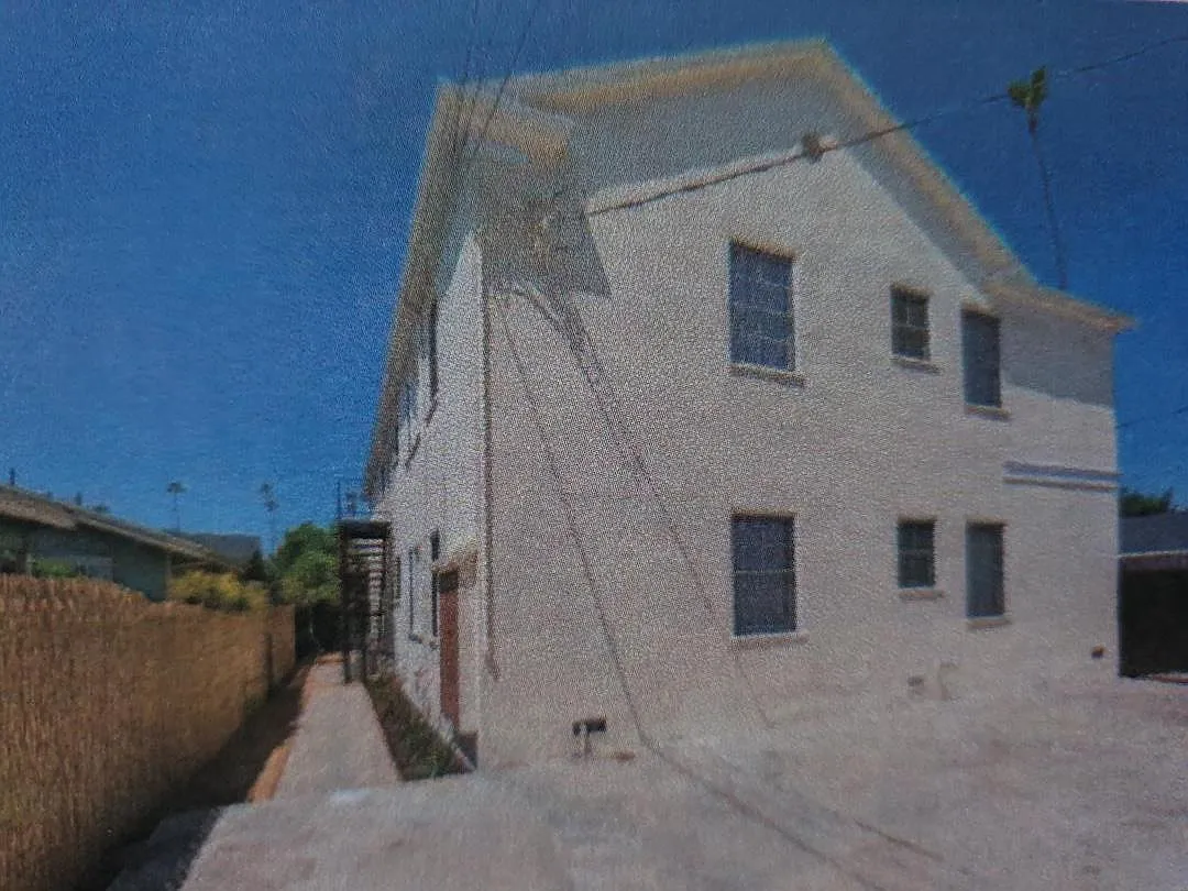 2 bed, 1051 sqft, $2,500 — Photo 3