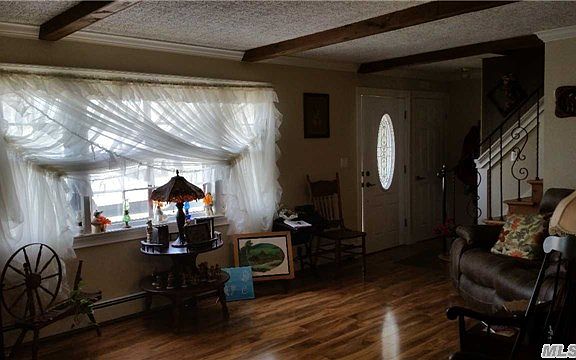 4th image of 4 Lee Pl