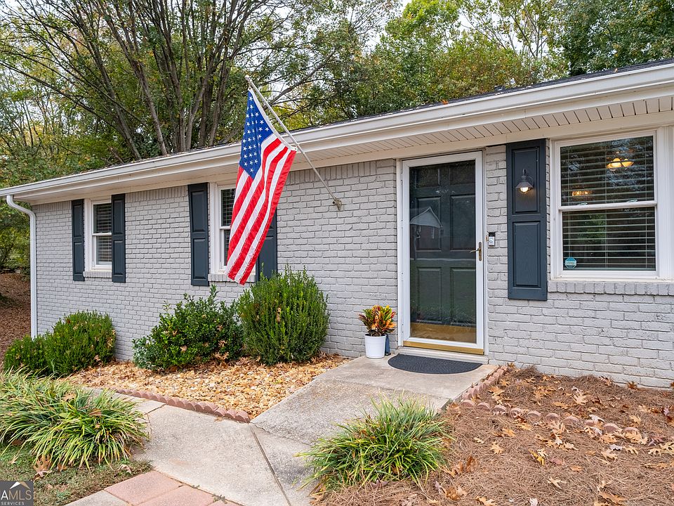 1st image of 2209 Trailwood Dr SE