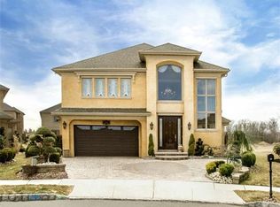 18 Donatello Ct, Monmouth Junction, NJ 08852