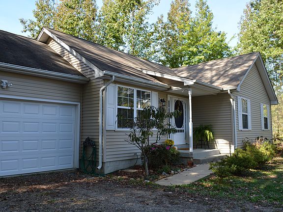 2nd image of 35340 Pine Ct