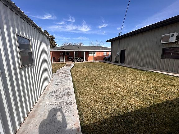 5th image of 601 SW Avenue I