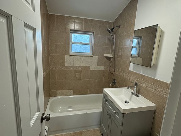3rd image of 3143 Kingsland Ave #2