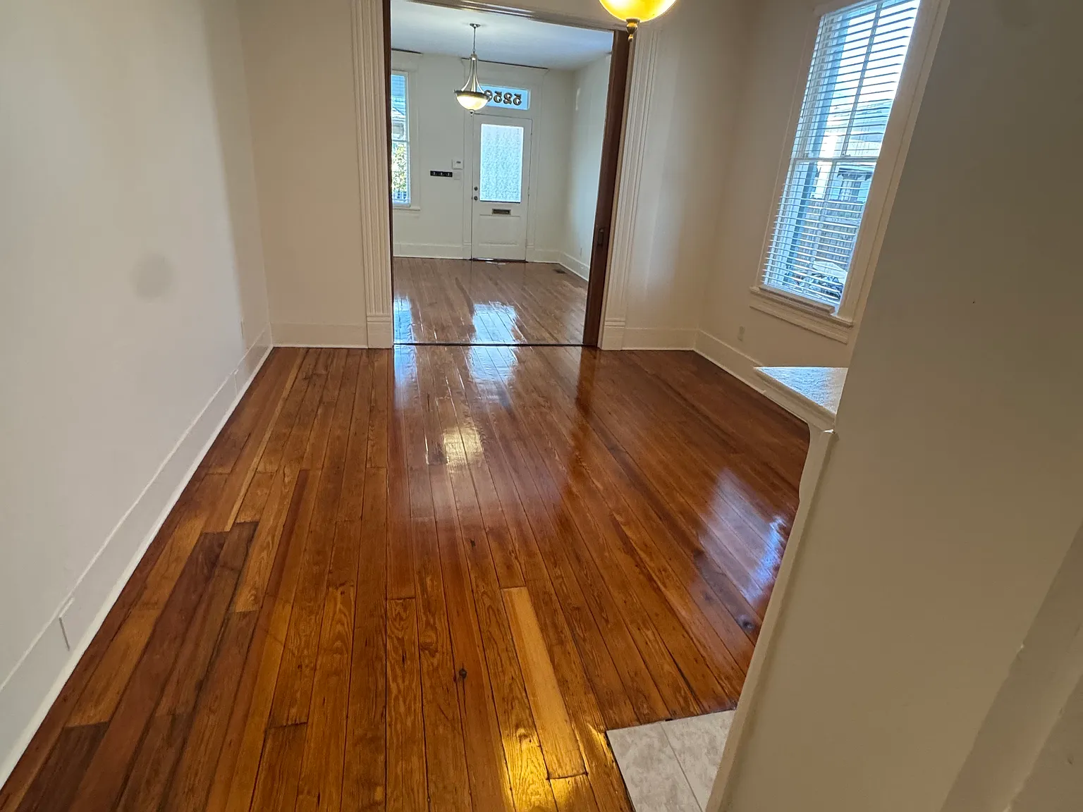 3 bed, 1.5 bath, 1700 sqft, $2,975 — Photo 2