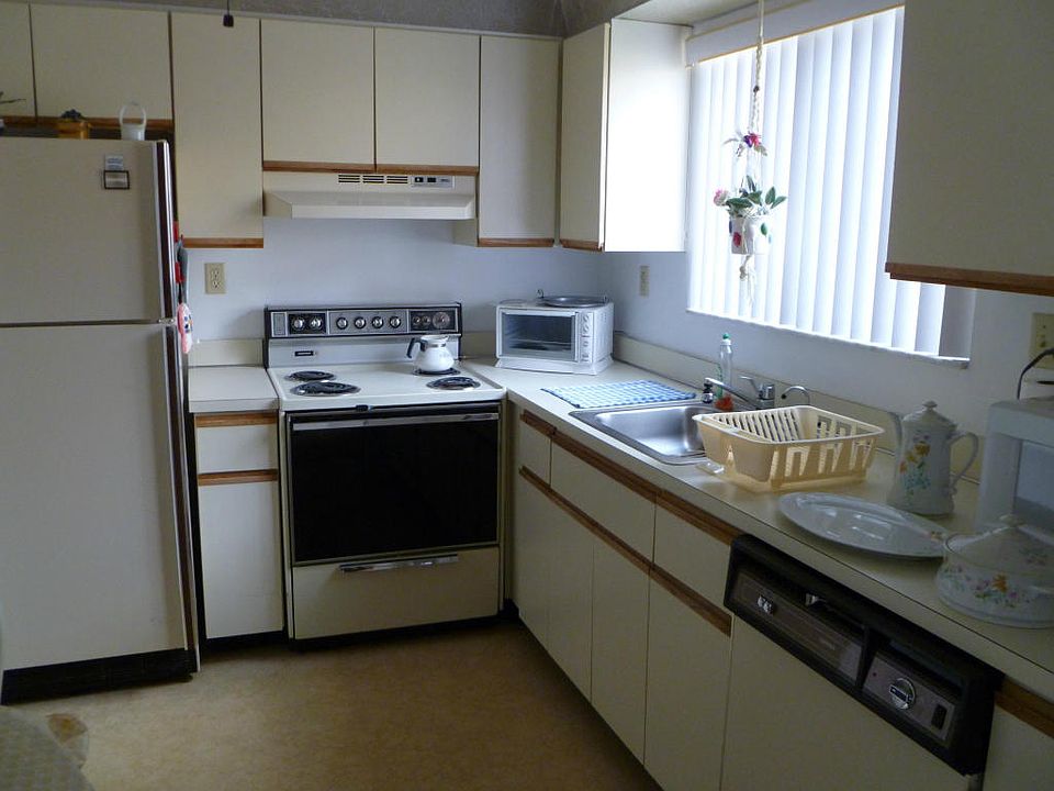 2nd image of 15090 Ashland Pl APT E178