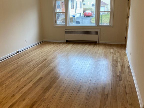 3rd image of 48-52 Gold St #1L
