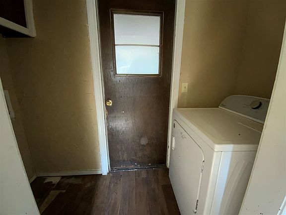 3rd image of 2507 N Park Dr