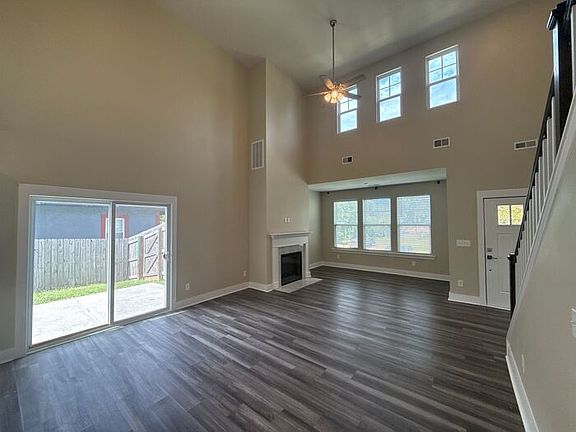 4th image of 1009 Justice Ave