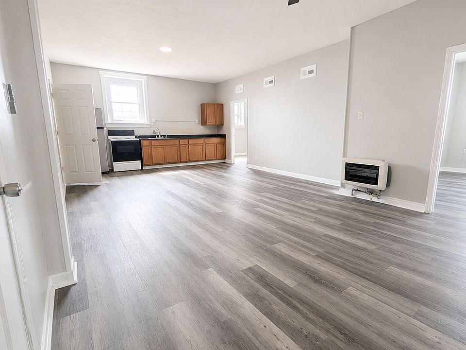 1st image of 214 & 216 S Walnut St #1