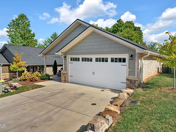 2nd image of 508 Hickory Tree Private Dr