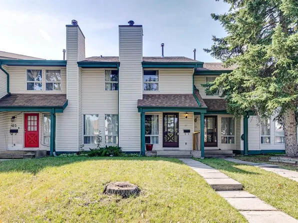 33 E Woodhill Ct SW, Calgary, AB T2W 3P1