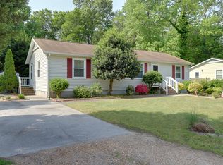 108 Cavalier Dr, Yorktown, VA 23692