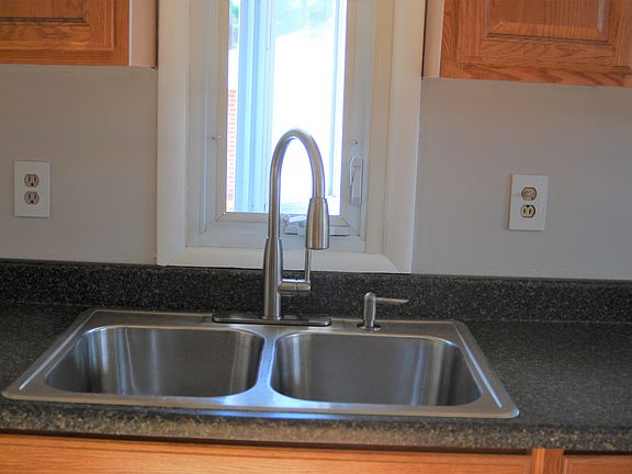 5th image of 31706 Royalview Dr