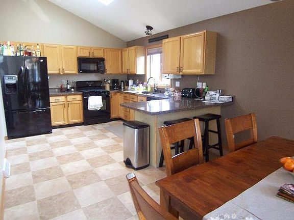4th image of 132 Summerhill Dr