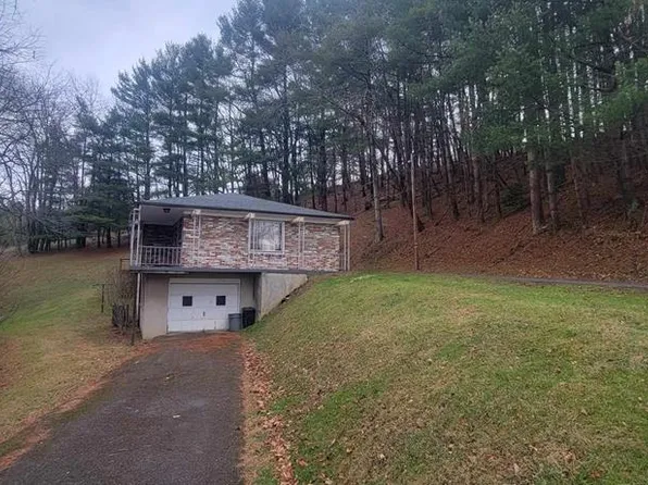 190 English St, Tazewell, VA 24651