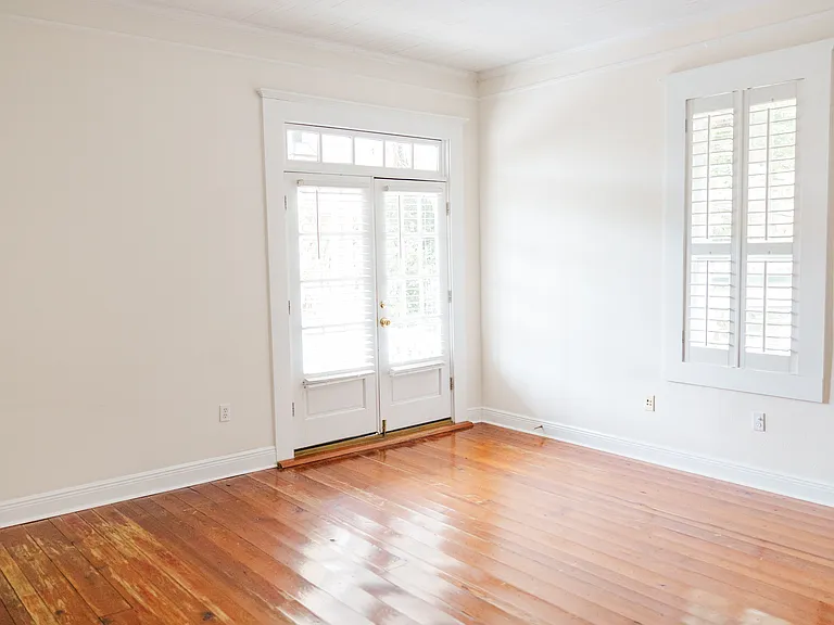 222 N Spring St — Photo 31