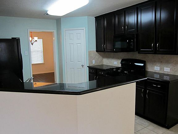 5th image of 1906 Grand Oak Dr