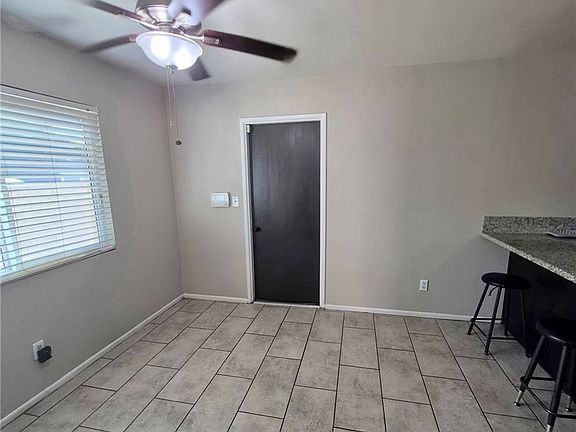 3rd image of 9785 Vine St