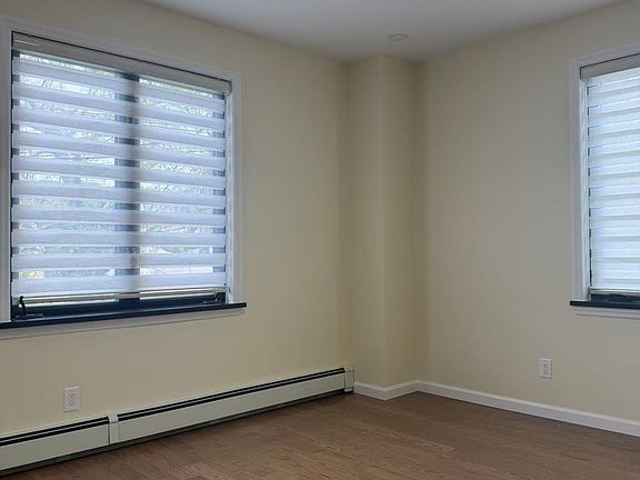 3rd image of 60 Lake Pl Floor 1