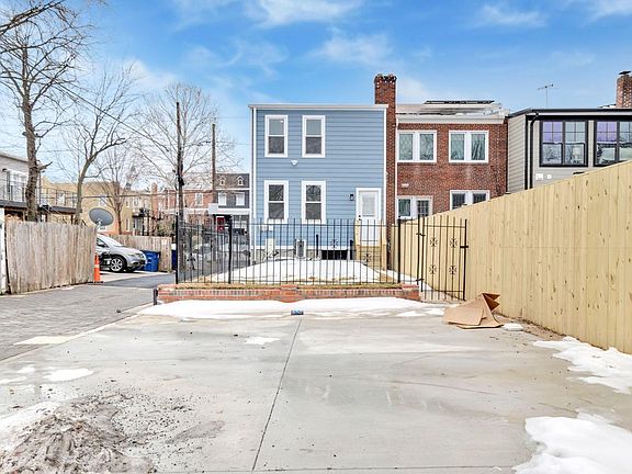 4th image of 413 Ingraham St NW
