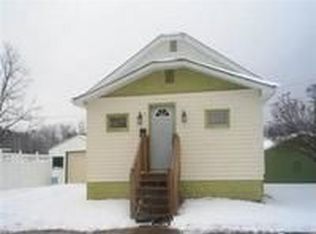 17 Spring St, Dennison, OH 44621